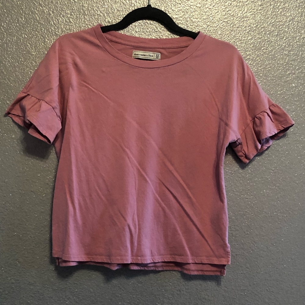 Ruffle sleeve T-shirt
